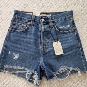 NWT Levi ribcage shorts